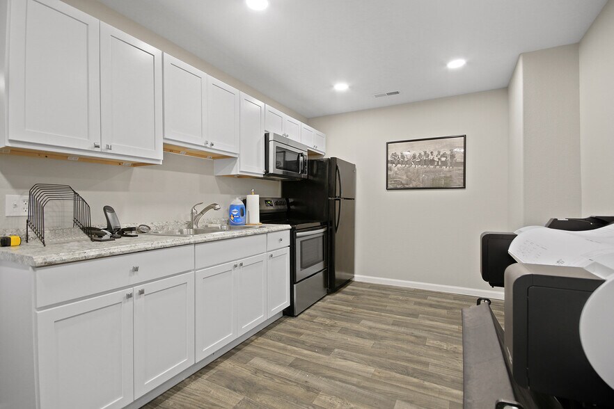 More Photos Of 1010 W Buchanan St, California Freestanding For Sale