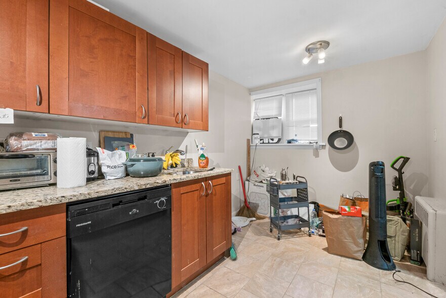 More Photos Of 211 E 33rd St, Baltimore Multifamily For Sale