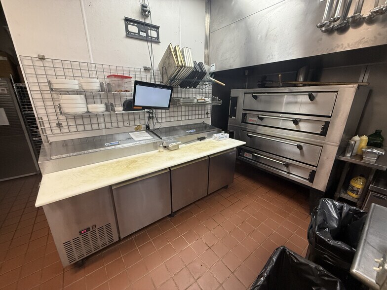 More Photos Of 7434 Village Center Dr, O'Fallon Restaurant For Sale