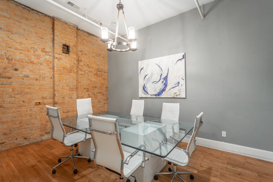 More Photos Of 809 Market St, Chattanooga Storefront Retail Office For Sale