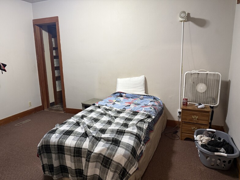 More Photos Of 218 Commercial Ave, Wallace Hotel For Sale