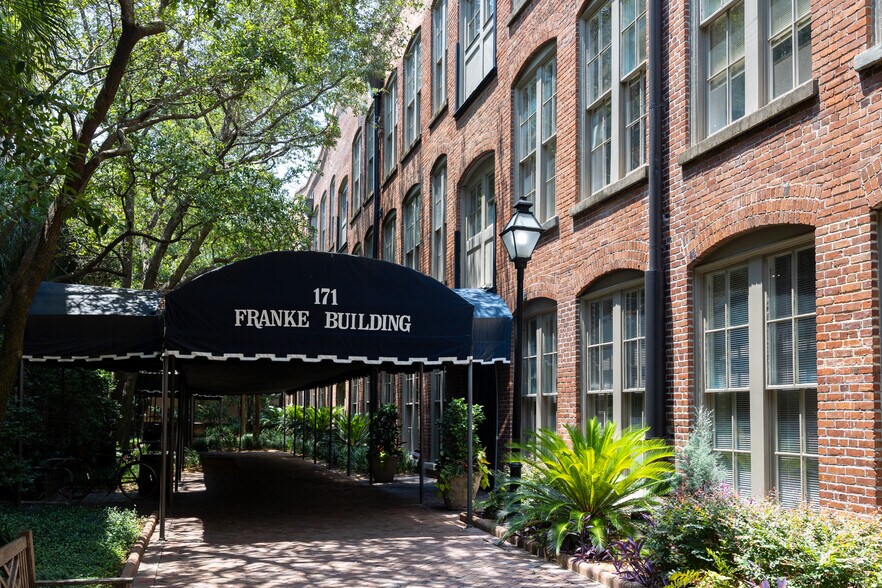 More Photos Of 171 Church St, Charleston Office For Lease