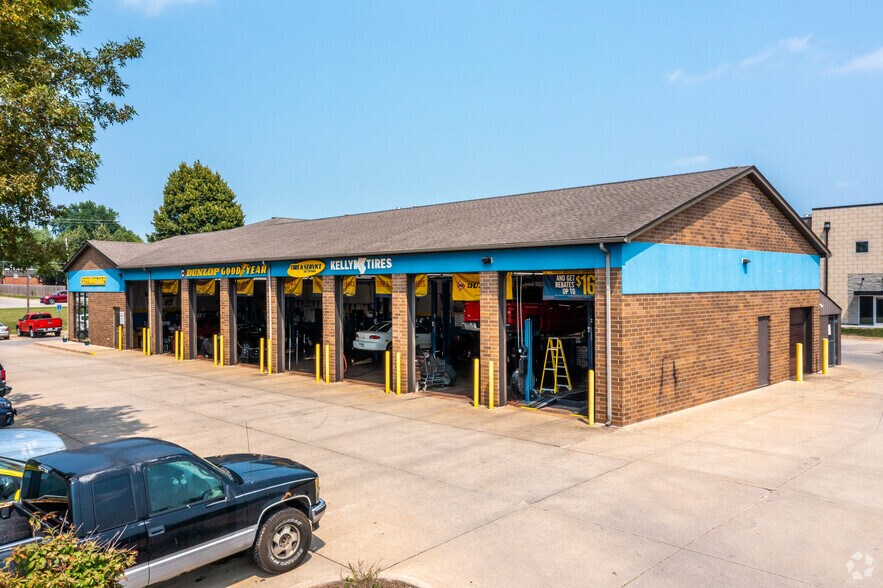 More Photos Of 408-412 8th St SW, Altoona Freestanding For Lease