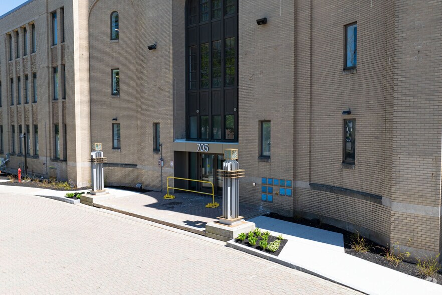 More Photos Of 705 Mount Auburn St, Watertown Office For Lease
