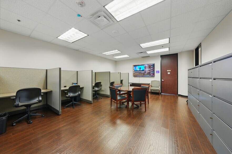 More Photos Of 9999 Bellaire Blvd, Houston Medical For Lease