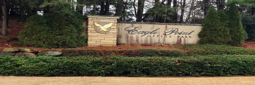 More Photos Of 2000 Eagle Point Corporate Dr, Birmingham Office For Lease