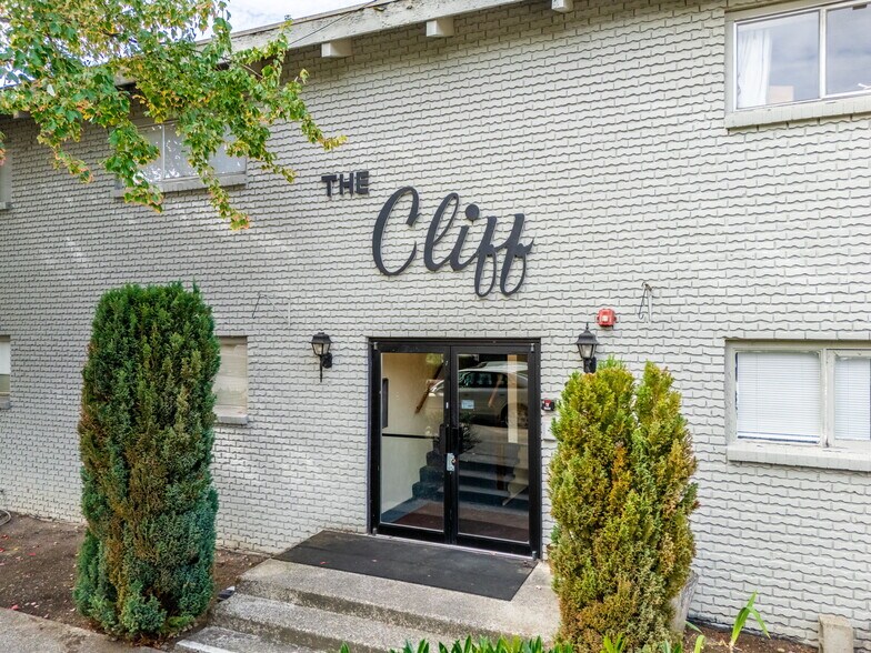 More Photos Of 21833 7th Ave S, Des Moines Apartments For Sale