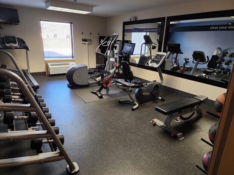 More Photos Of 102 McCormick Pky, Canon City Hotel For Sale