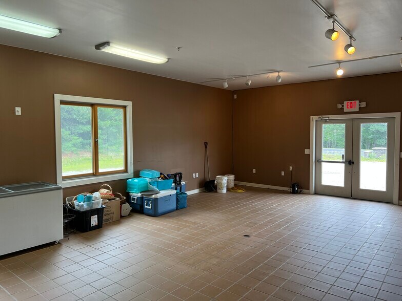 More Photos Of 312 Mayville Rd, Bethel Unknown For Lease