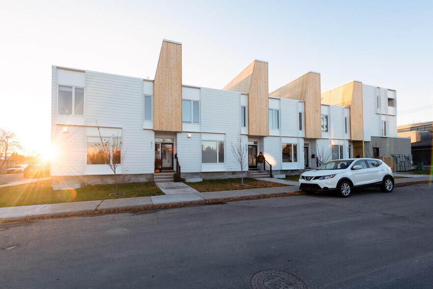 Primary Photo Of 2104 5 Ave NW, Calgary Apartments For Sale