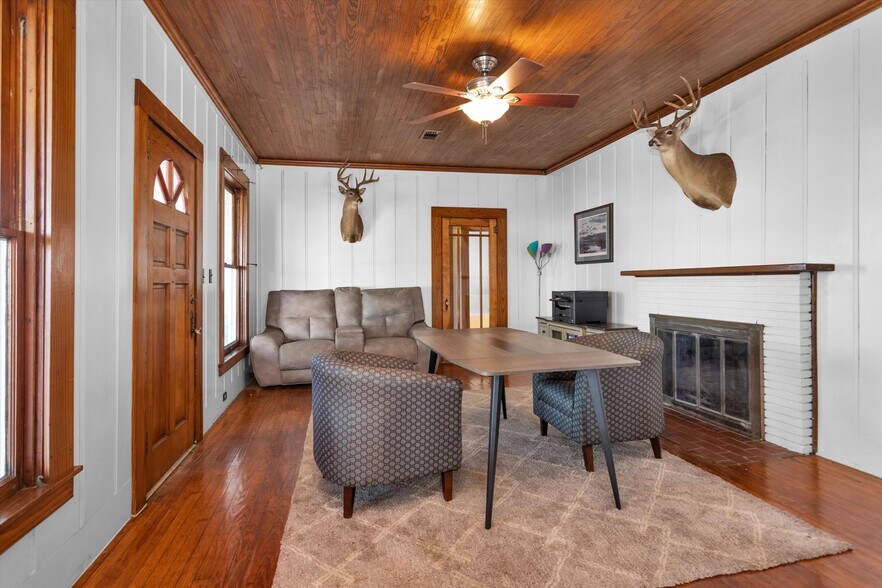 More Photos Of 13801 Liberty St, Montgomery Office Residential For Sale