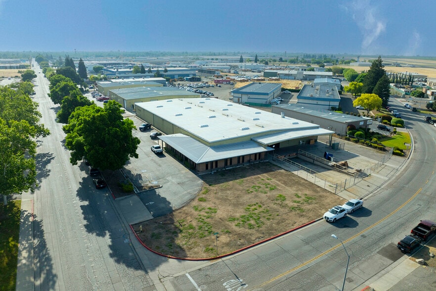 More Photos Of 2170 Wardrobe Ave, Merced Manufacturing For Sale