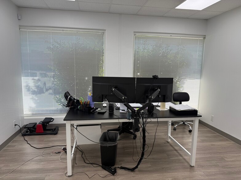 More Photos Of 8929 Oso Ave, Chatsworth Manufacturing For Lease