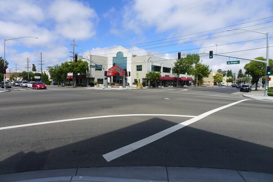 More Photos Of 22535-22551 2nd St, Hayward Office For Lease