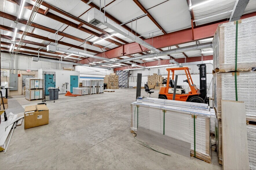 More Photos Of 809 N Cocoa Blvd, Cocoa Storefront For Sale