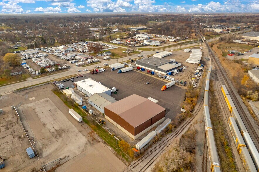 More Photos Of 1475 S Newburgh Rd, Westland Light Distribution For Sale