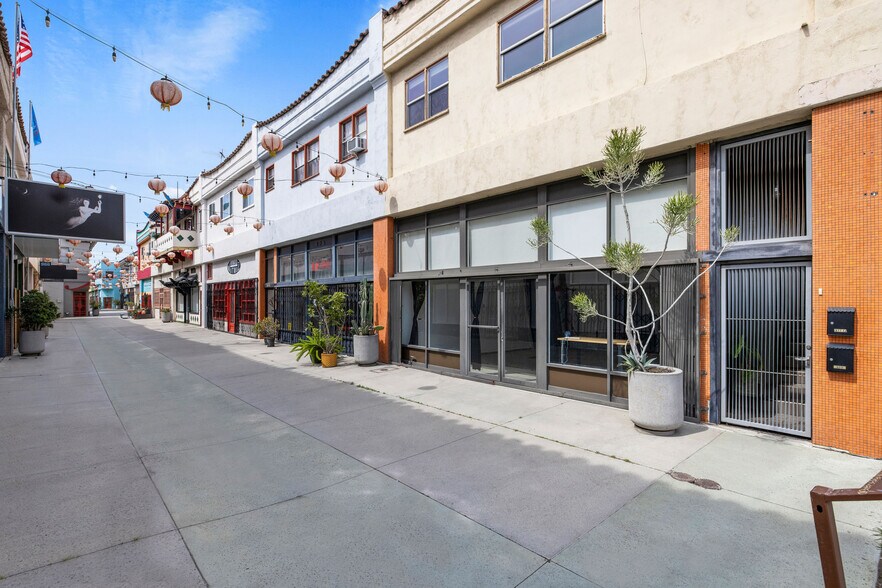 More Photos Of 977 Chung King Rd, Los Angeles Storefront Retail Residential For Sale