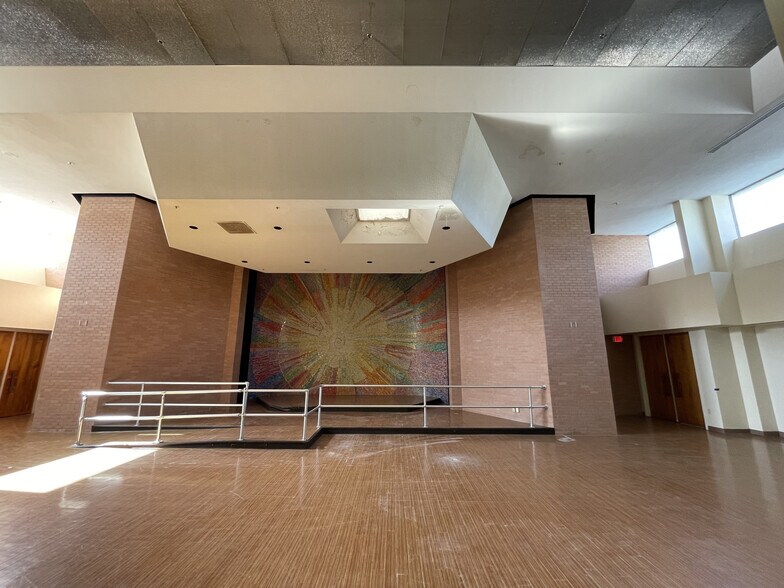 More Photos Of 4201 Woodland Dr, New Orleans Rehabilitation Center For Sale