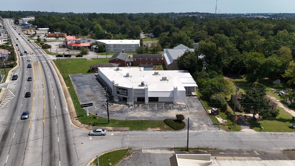 More Photos Of 3318 Mercer University Dr, Macon-Bibb Freestanding For Lease