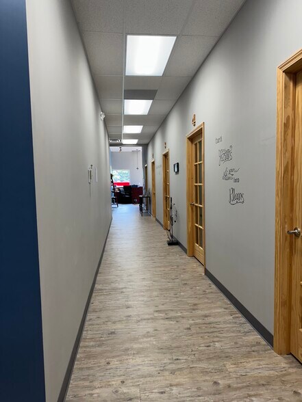 More Photos Of 55951 Gratiot Ave, Chesterfield Office For Sale