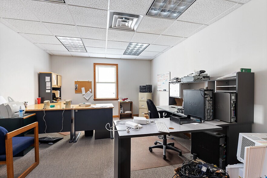 More Photos Of 525 Eastern Ave, Augusta Office For Sale