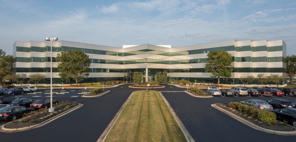 More Photos Of 10333 N Meridian St, Carmel Office For Lease
