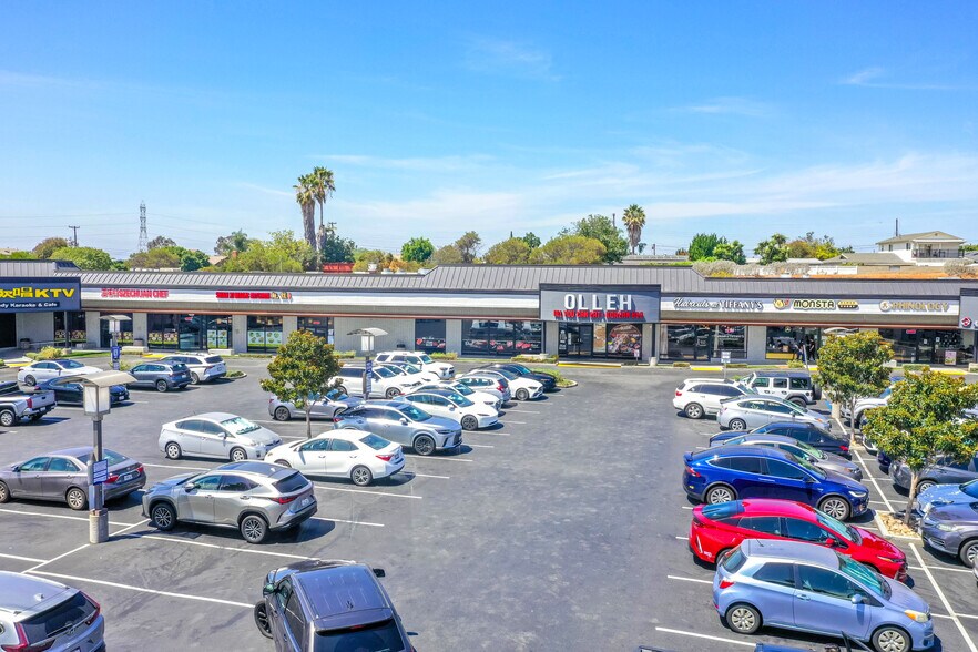 More Photos Of 4344 Convoy St, San Diego Storefront For Lease