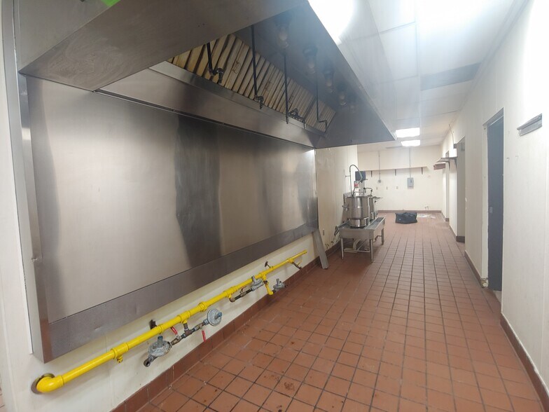 More Photos Of 1322 National Hwy, Thomasville Restaurant For Sale