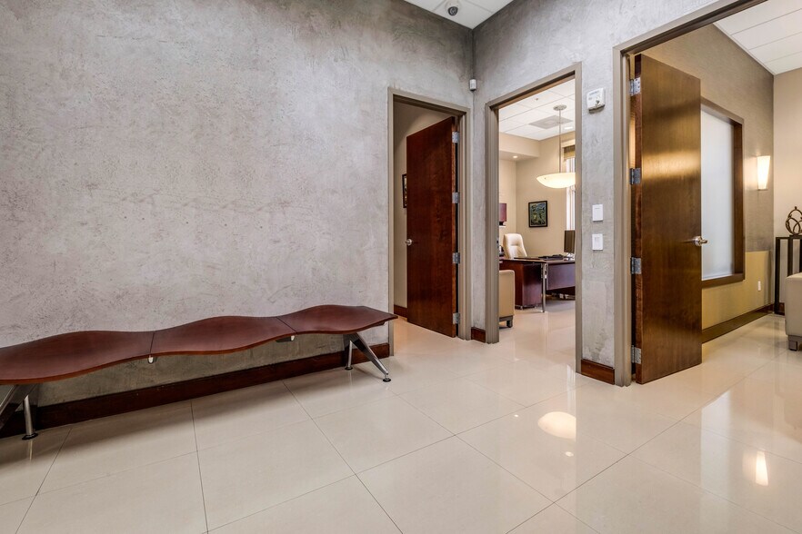 More Photos Of 7620 NW 25th St, Miami Distribution For Sale