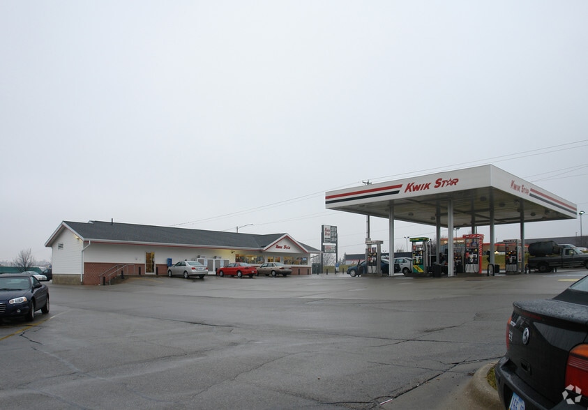 More Photos Of 2500 S Center St, Marshalltown Unknown For Lease