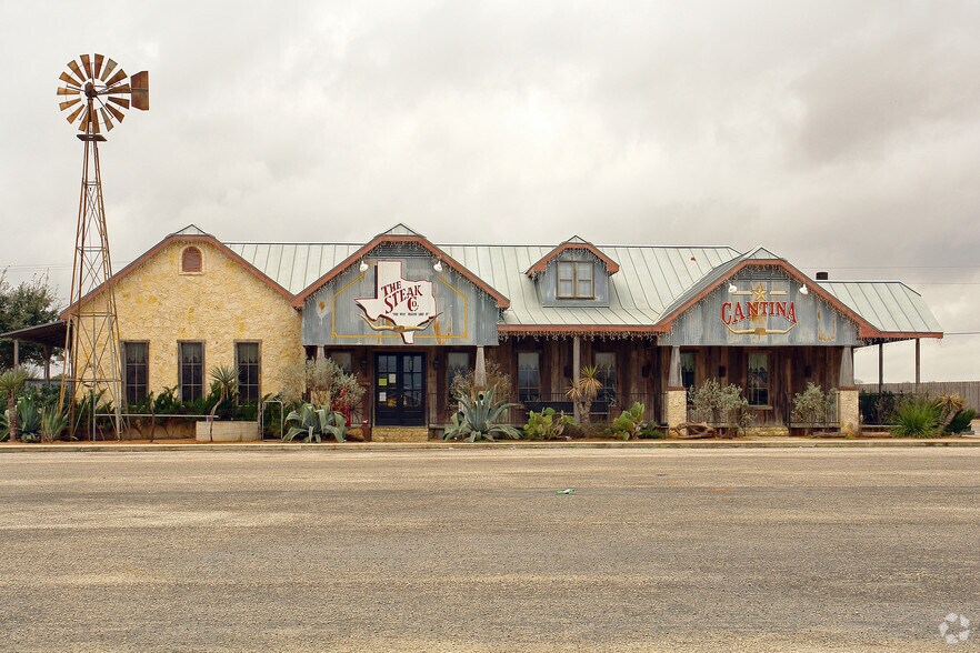 More Photos Of 11985 W Us-87 Hwy, La Vernia Restaurant For Sale