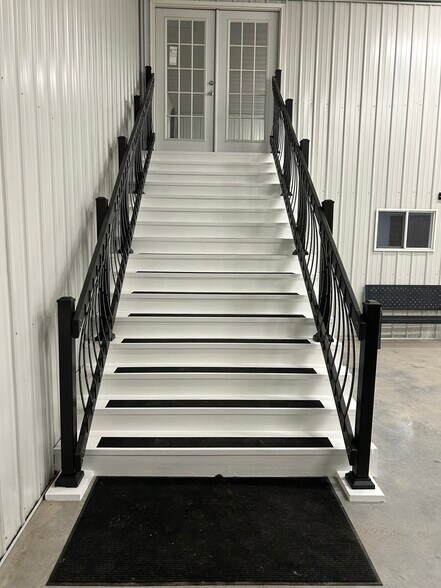 More Photos Of 7754 S State Route 73, Wilmington Flex For Lease