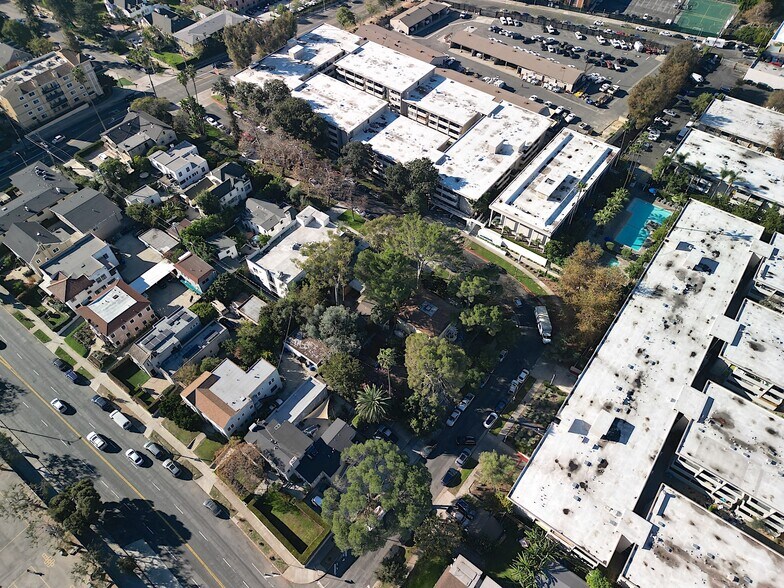 More Photos Of 200-208 S Westmoreland Ave, Los Angeles Multifamily For Sale