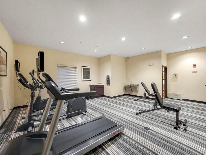 More Photos Of 1220 E Douglas Rd, Granger Hotel For Sale