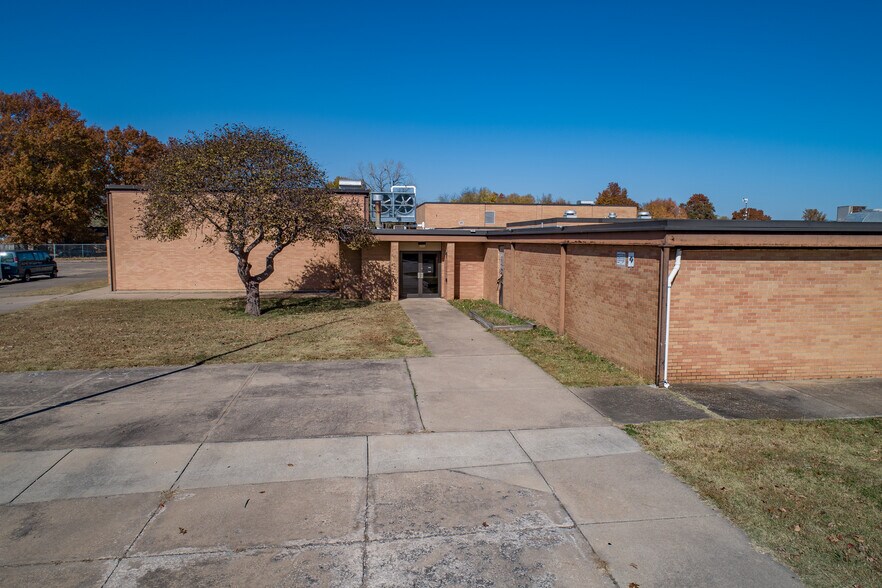 More Photos Of 200 Forrest Park Rd, Bartlesville Religious Facility For Sale