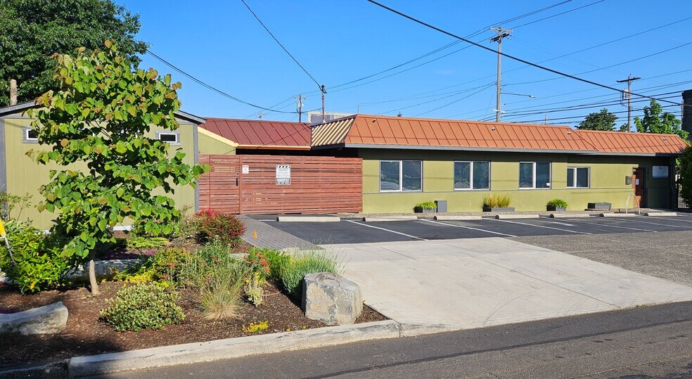 More Photos Of 1832 N Lombard St, Portland Medical For Sale