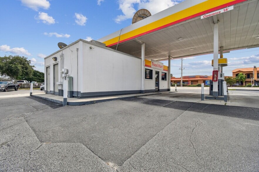 More Photos Of 2350 N Ponce De Leon Blvd, Saint Augustine Service Station For Sale