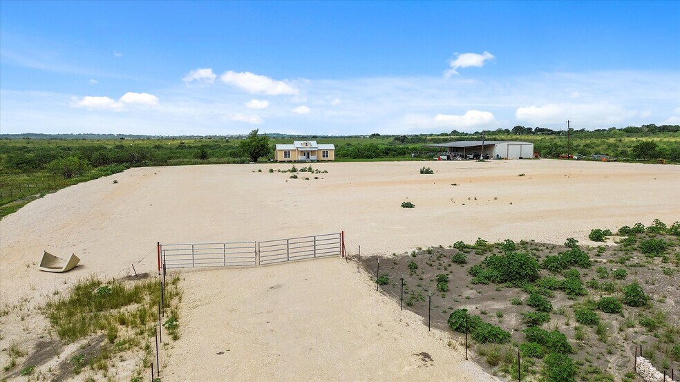 More Photos Of 1000 Rohde Rd, Kyle Service For Lease