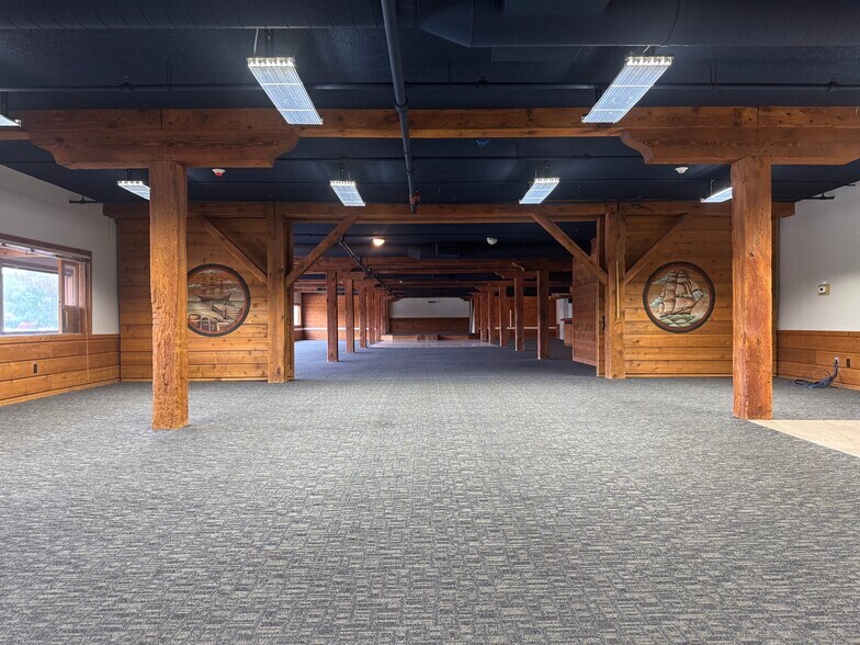 More Photos Of 712 Riverfront Dr, Sheboygan Office For Sale