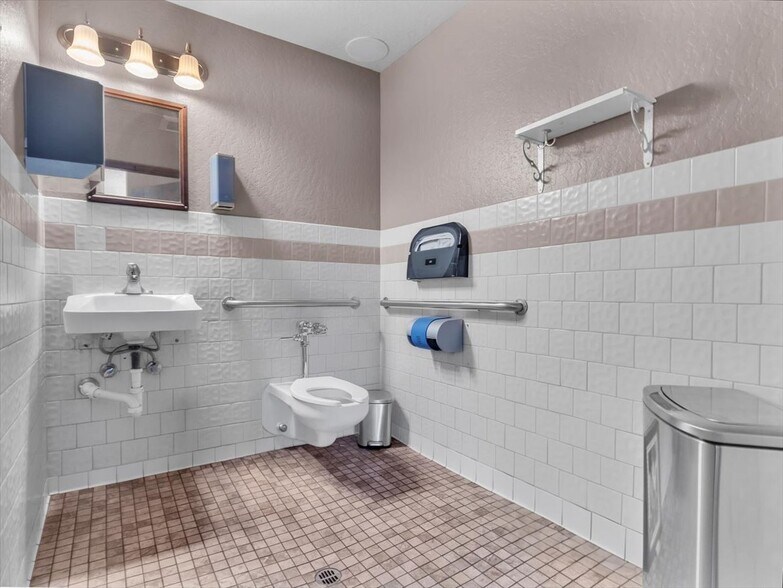 More Photos Of 611 Hwy 50, Zephyr Cove Restaurant For Sale