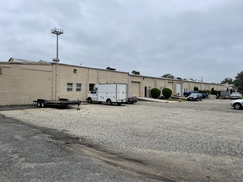 More Photos Of 703 Van Rossum Ave, Beverly Industrial For Sale
