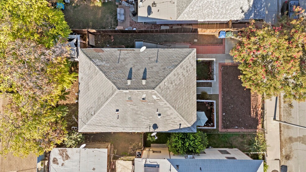 More Photos Of 3469 Lime St, Riverside Apartments For Sale