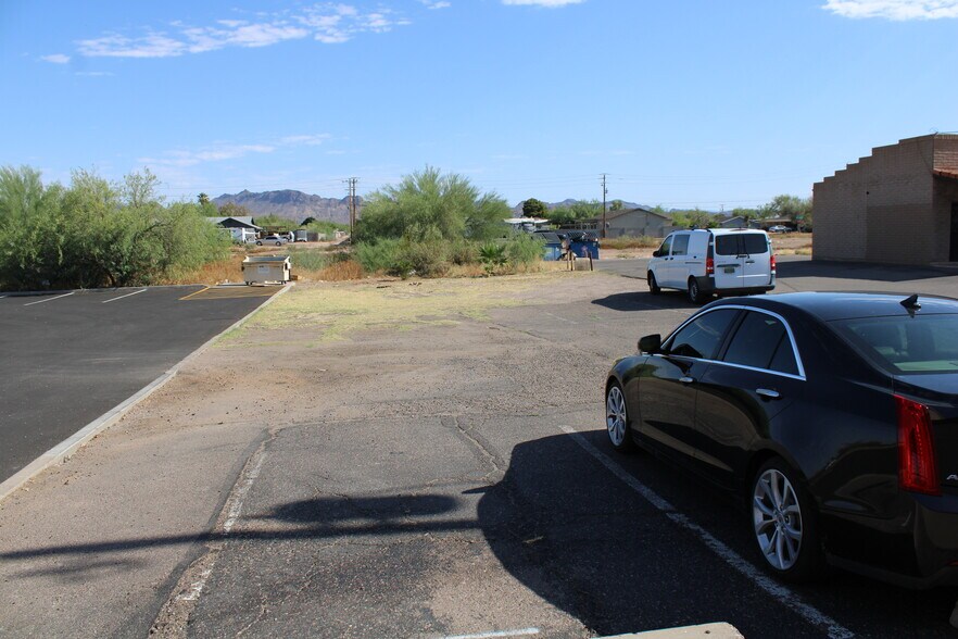 More Photos Of 1000 W Apache Trl, Apache Junction Freestanding For Sale
