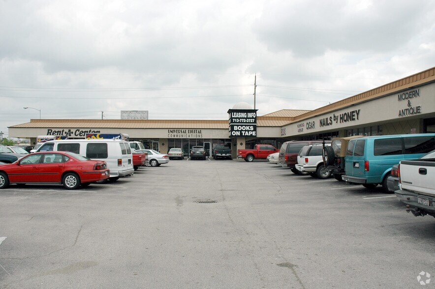 More Photos Of 3301 Fondren Rd, Houston Unknown For Lease