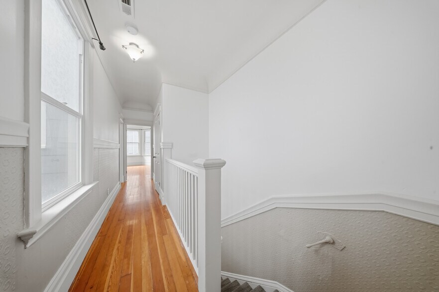 More Photos Of 561 Minna St, San Francisco Multifamily For Sale