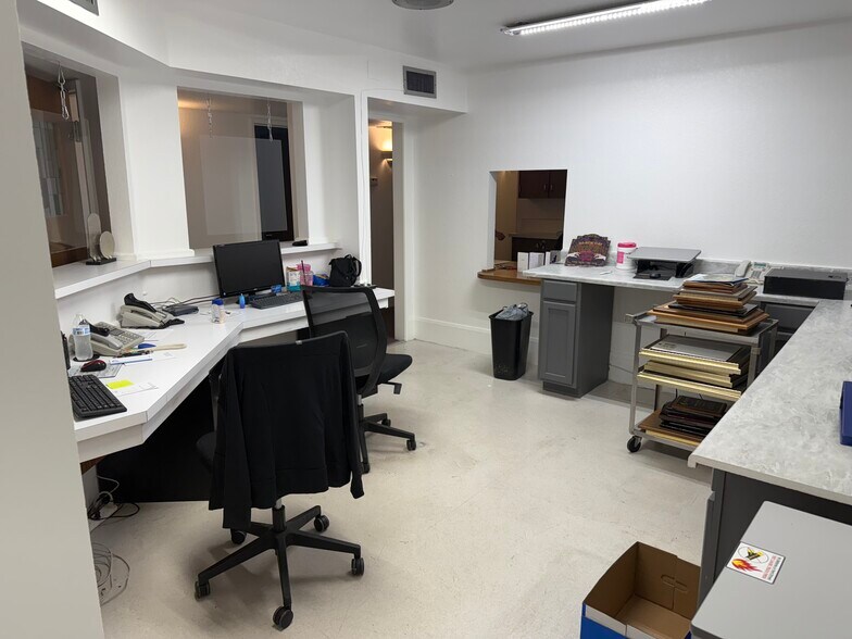 More Photos Of 1467 Palma Rd, Bullhead City Office For Sale