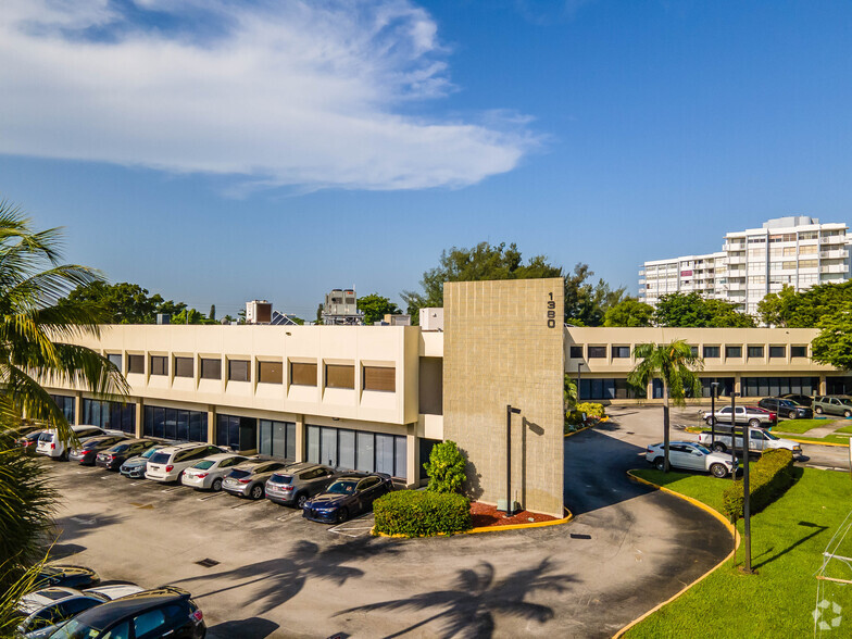 Primary Photo Of 1380 NE Miami Gardens Dr, North Miami Beach Medical For Lease