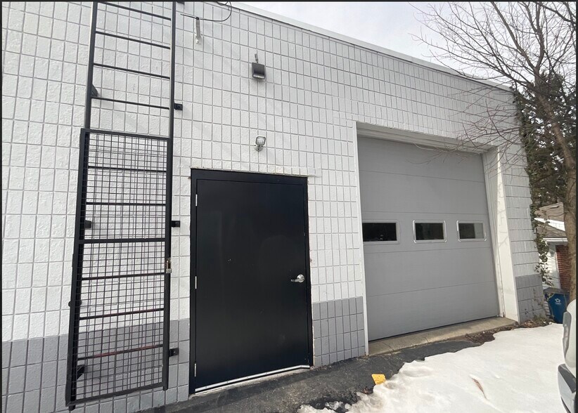More Photos Of 2807 Lake Michigan Dr NW, Grand Rapids General Retail For Lease