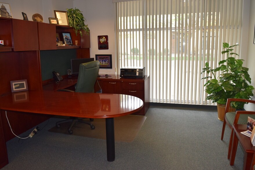 More Photos Of 2530 Washington St, Denver Medical For Lease