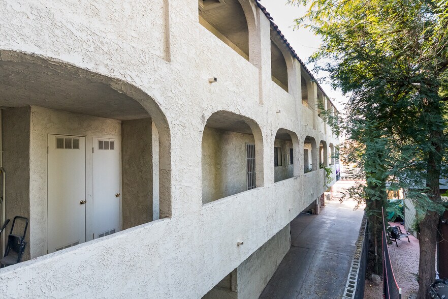 More Photos Of 1112 S Adams St, Glendale Apartments For Sale